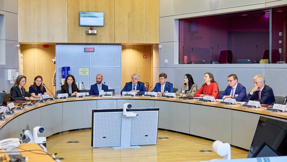 P-068655_00-11_02-HIGH-627685